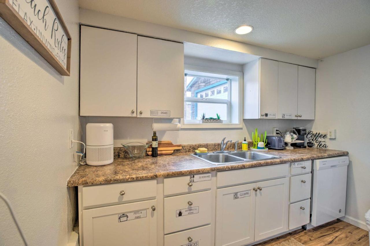 Rockaway Beach Condo - Beach Access Nearby! 외부 사진