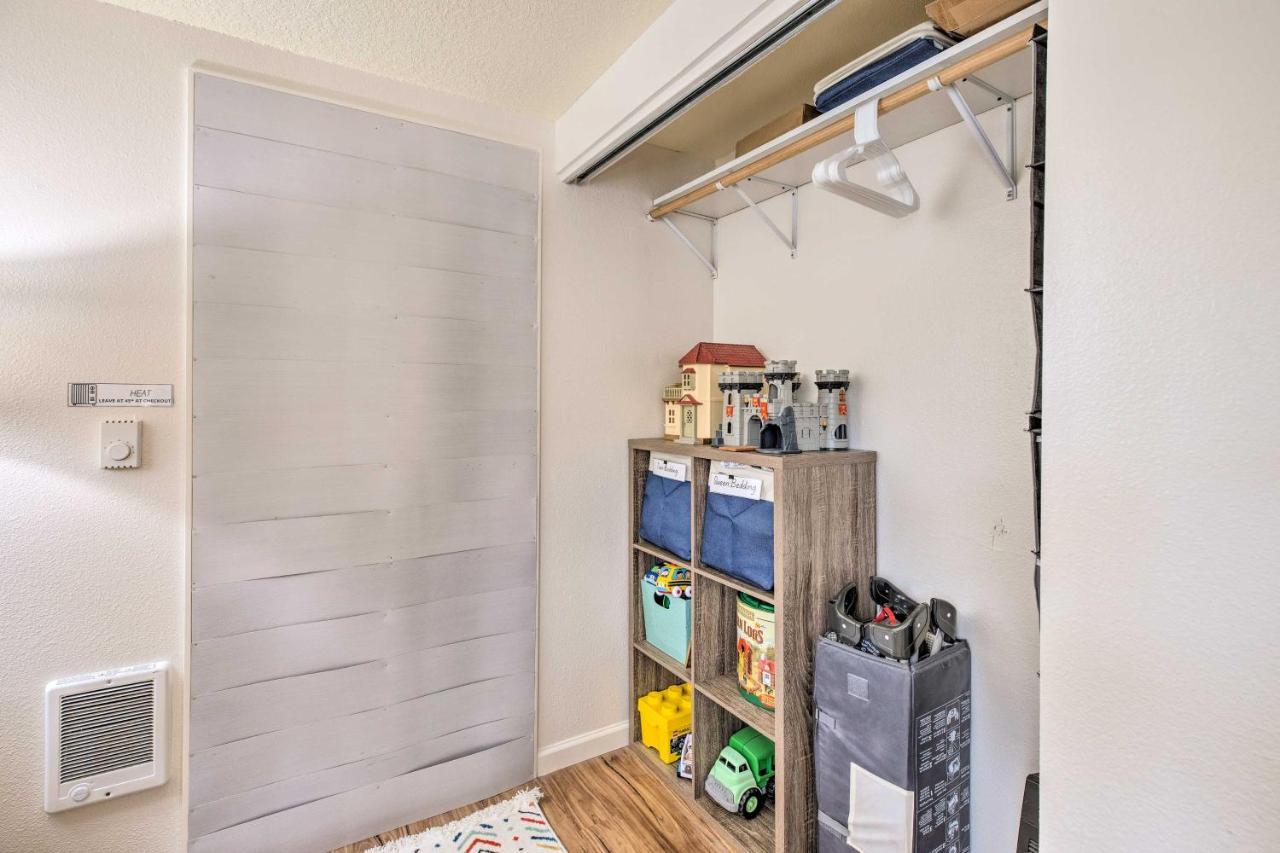 Rockaway Beach Condo - Beach Access Nearby! 외부 사진